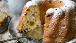 Кекс със стафиди и портокалови корички