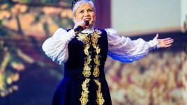 Николина Чакърдъкова посрещна рождения си ден на път