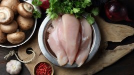 Пилешко с гъби и аромат на чесън