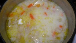 Пролетна супа с картофи и ябълки