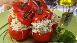 Салата с риба тон и артишок в домат