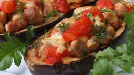 Пълнени патладжани с пилешко и киноа