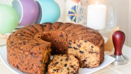 Коледен кекс с много сушени плодове 