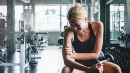 Какво се случва с тялото, когато прекалите с тренировките?