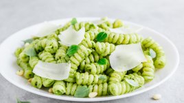 Паста с песто от авокадо