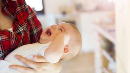 Как да тълкуваме плача на бебето