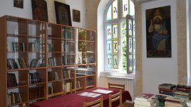 ЗАД „Армеец“ дари средства за историческия книжовен фонд на Семинарията