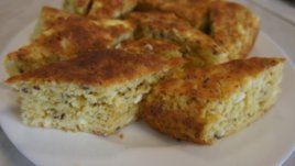 Царевична питка със сирене и мащерка