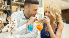 Знаци, че той иска повече от просто секс