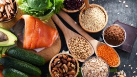 11 храни и напитки, помагащи в контрола на кръвната захар 