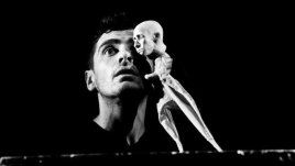 Програмата на Театър „Азарян“ за април