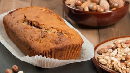 Какаов кекс с лешници и масло 