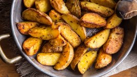 Хрупкави картофи с кожичка и подправки 
