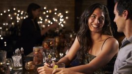 Неща, различни от външността, които мъжете забелязват още в началото