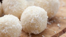 Домашни бонбони „Рафаело“