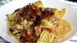 Паста с пилешко и сушени домати