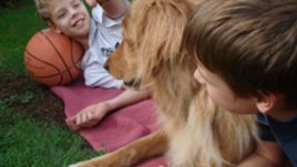 Летни занимания за деца на двора