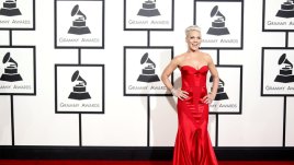 Звездните тоалети на наградите „Грами“