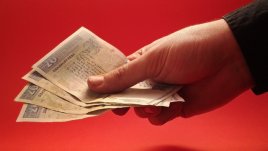 Близнаци, не взимайте пари назаем