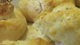 Великденски козуначени кифлички