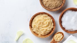 Скраб за устни – 3 рецепти с натурални съставки 