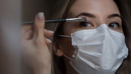 Как да се гримирате, ако носите предпазна маска