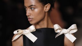 Панделки и френски шик в колекцията на Джамбатиста Вали 