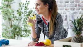 5 храни и напитки, елиминиращи водното тегло