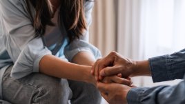 50 интимни въпроса, които да зададете на половинката си