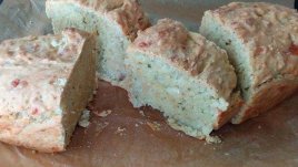 Домашен хляб с кашкавал и подправки