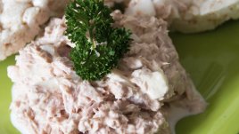 Свежа салата с риба тон