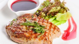 Пържоли с малинов сос