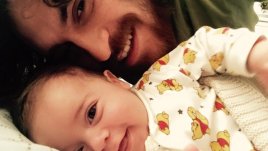 Бебо Халваджиян позира с тримесечния Еди