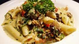 Паста със сьомга и спанак