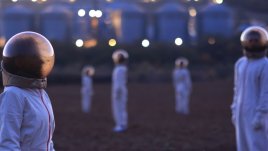 Постапокалиптичният танцов спектакъл „Пласт-тония“ се завръща с турне