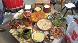 С кулинарна изложба на уникални ястия от Благоевградско Започва „Пъстра трапеза“ 2011