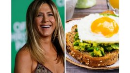 Рецептата на Дженифър Анистън за филийки с авокадо и яйца