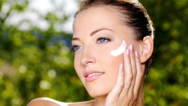 Нежна грижа за мазна кожа на лицето