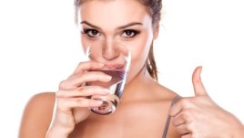 Как водата помага срещу тъмните кръгове?