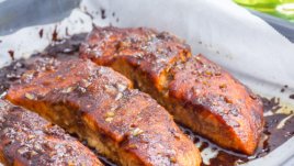 Глазирана сьомга на фурна 