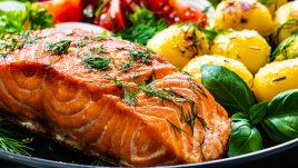 Чеснова сьомга в копър на фурна 