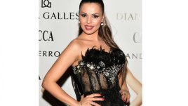 Цвети Радойчева блесна в перли и камъни на конкурс за красота