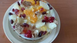 Диетична торта с корнфлейкс и плодове