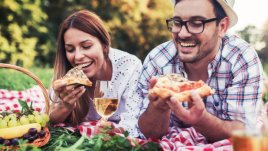 Защо е по-добре да сте първо приятели, а чак след това двойка?