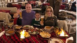 Венета Райкова и Тишо празнуват заедно рождения ден на сина им