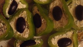 Чушки с крема сирене и копър