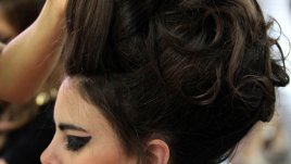 Лек за суха и увредена коса с цъфтящи краища