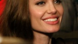 Анджелина Джоли планира да отстрани и яйчниците си