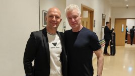 Джаз музикантът Боби Вълчев пя на една сцена с един от най-популярните инструменталисти, носител на „Грами“ – Крис Боти   