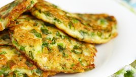 Кюфтета от тиквички с пресен лук 